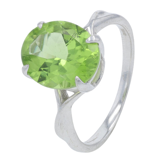 18K WG Peridot Ring