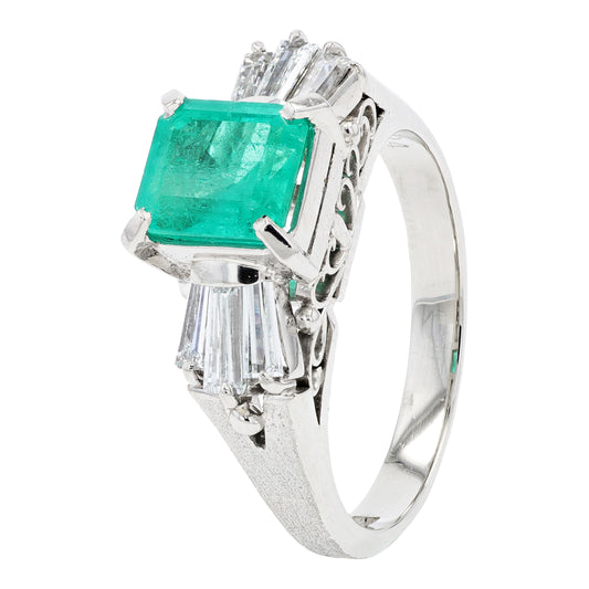 PT900 1.09 CT Colombian Emerald Ring<p><strong>GIA Available</p></strong>