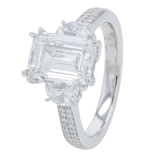 18K WG 4 CTW Lab Grown Diamond Engagement Ring<p><strong>Lab Grown Diamond</p></strong>