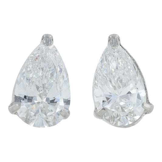 PT900 1.40 CT Lab Grown Diamond Pear Studs<p><strong>Lab Grown Diamond</p></strong>