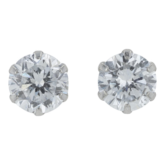 PT900 .75 CT Lab Grown Diamond Studs<p><strong>Lab Grown Diamond</p></strong>